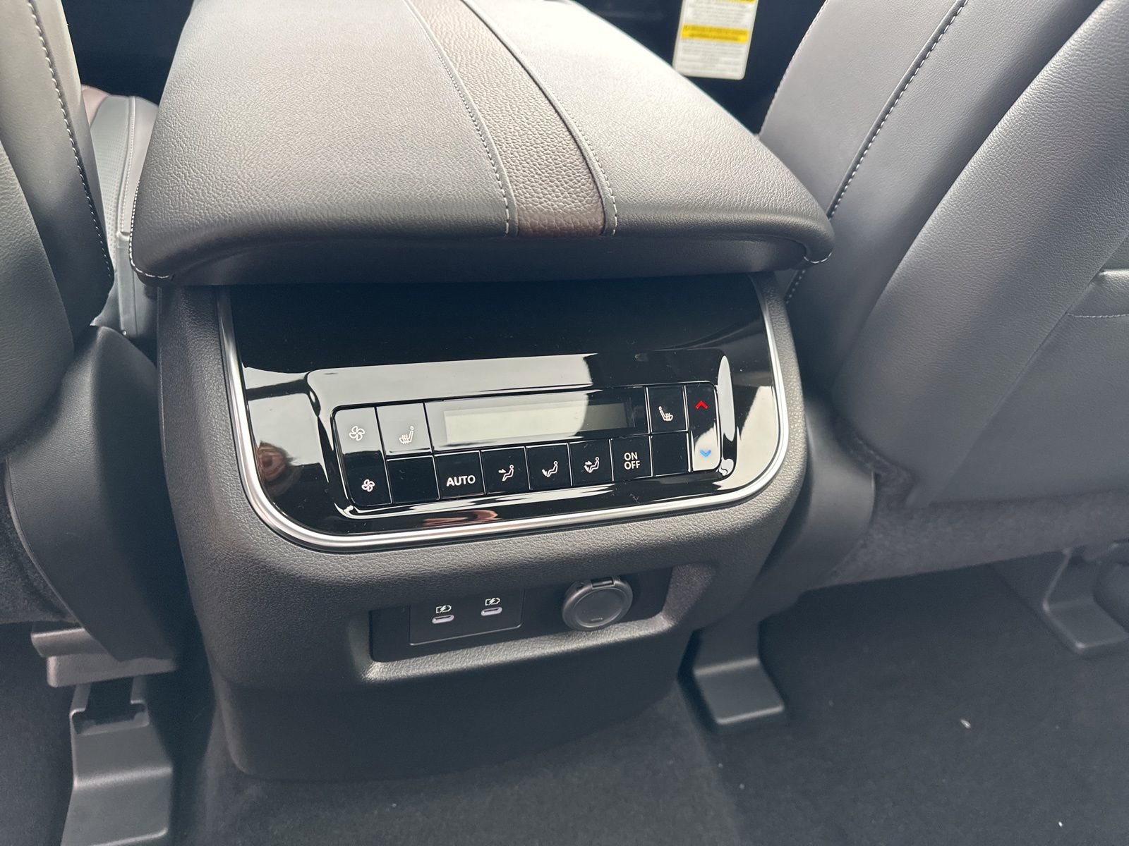 New 2026 Nissan Armada Platinum Reserve image 25