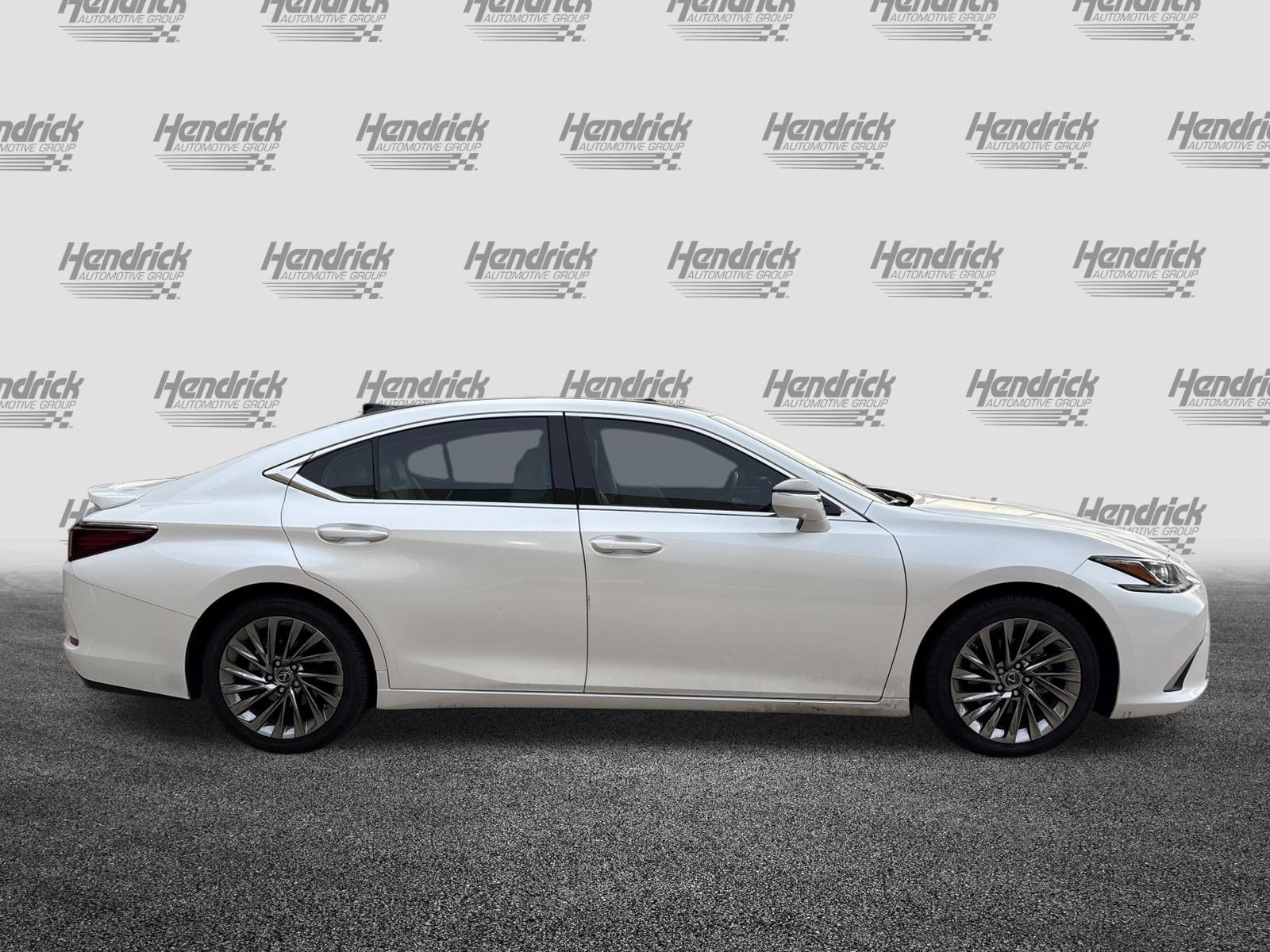 Used 2024 Lexus ES 350 350 Luxury w/ Accessory Package (Z1) image 11