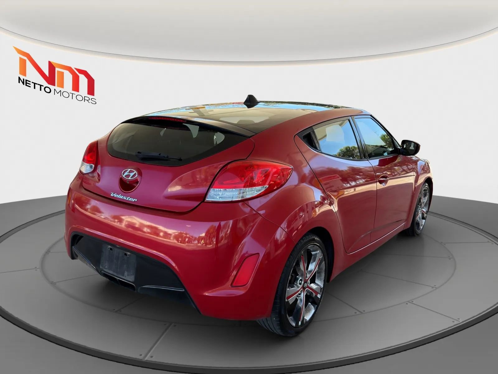 Used 2017 Hyundai Veloster Value Edition image 5