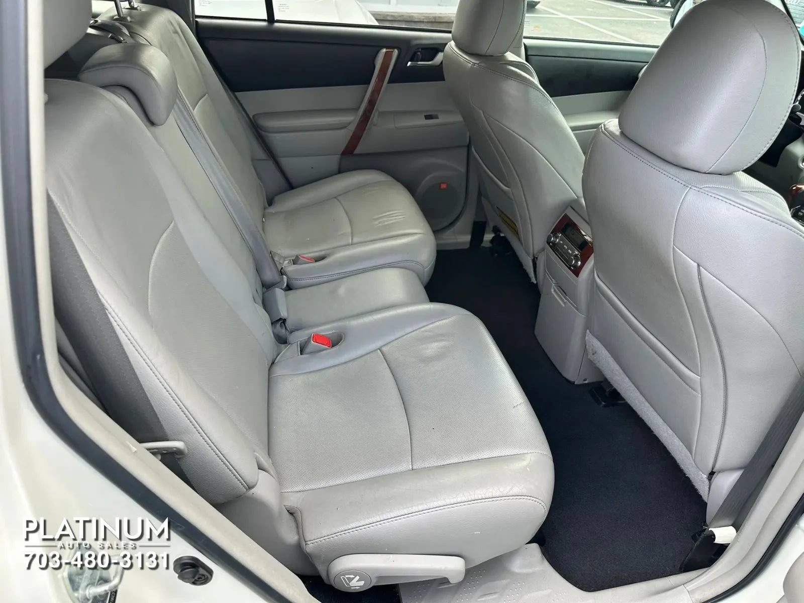 Used 2012 Toyota Highlander Limited w/ Tow Pkg AWD/4WD image 11