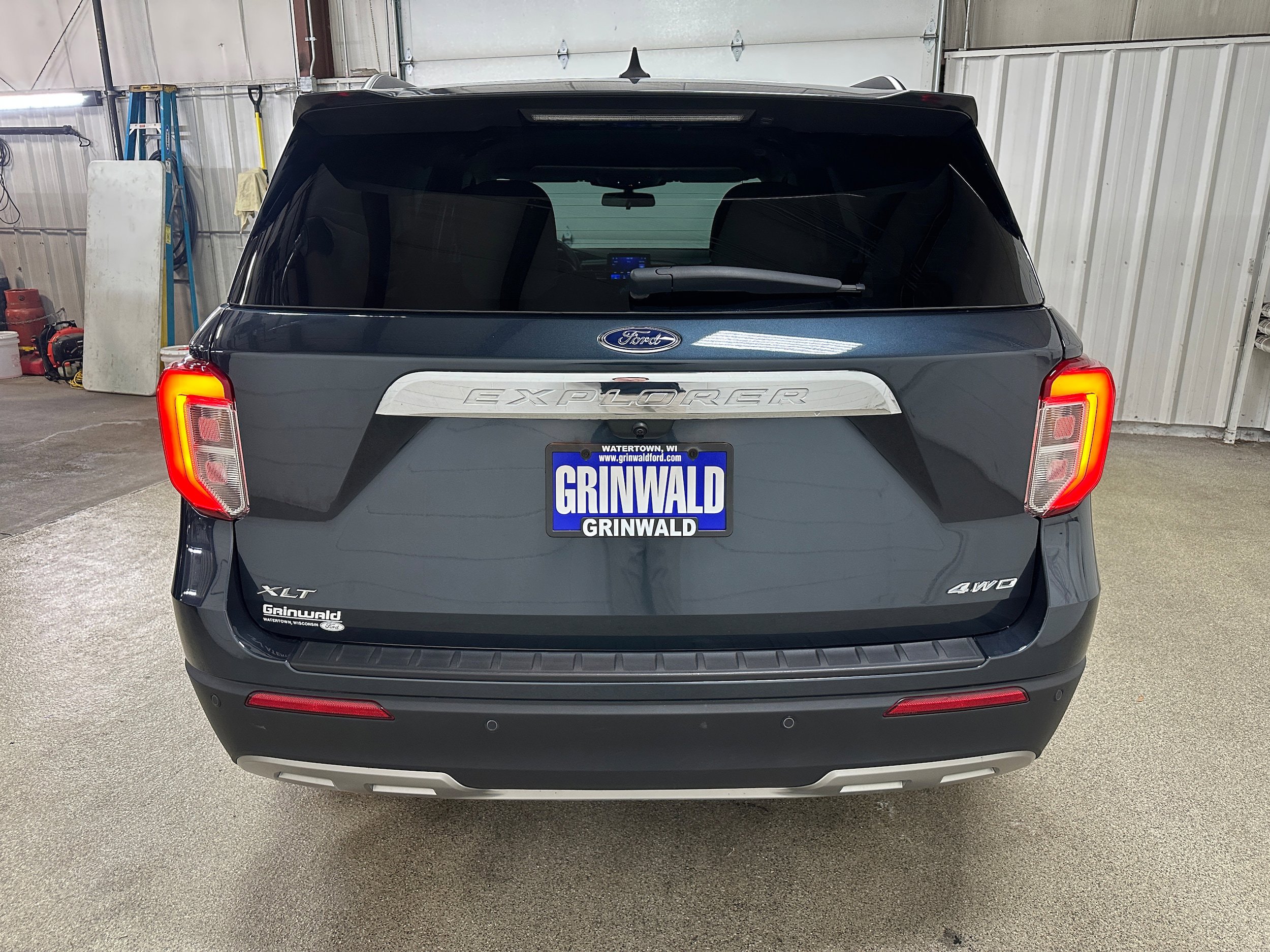 Used 2023 Ford Explorer XLT w/ Equipment Group 202A AWD/4WD image 28