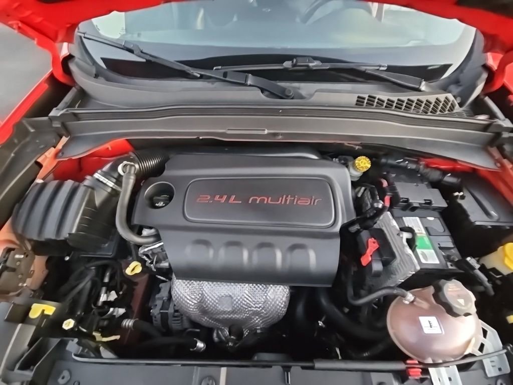 Used 2016 Jeep Renegade Trailhawk w/ Premium Trailhawk Package image 12