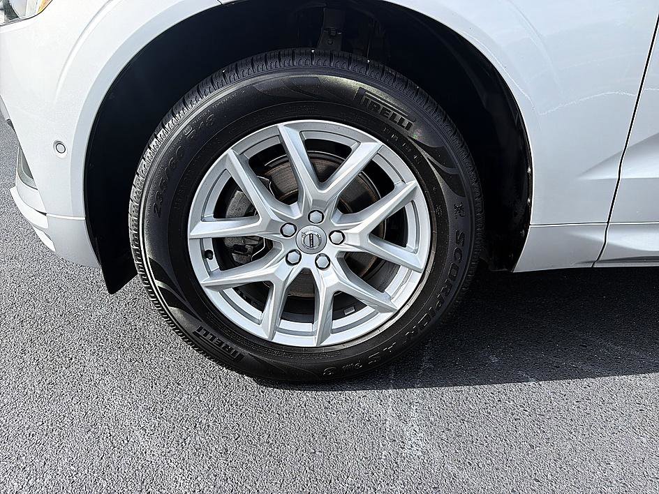 Used 2019 Volvo XC60 T5 Momentum w/ Multimedia Package FWD image 14
