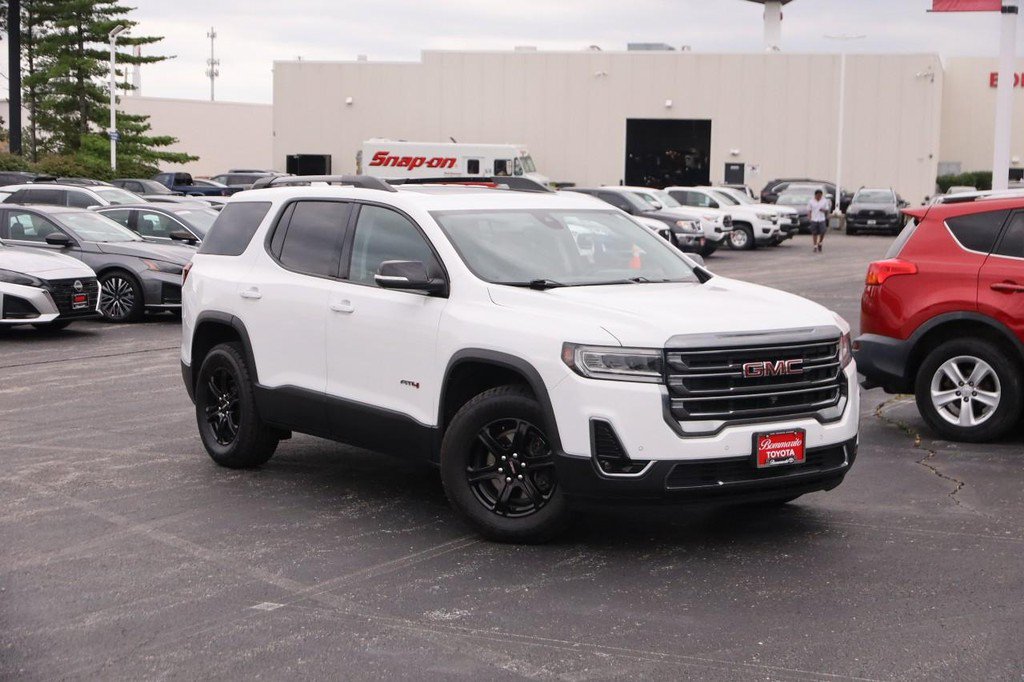 Used 2022 GMC Acadia AT4 w/ Technology Package AWD/4WD image 2