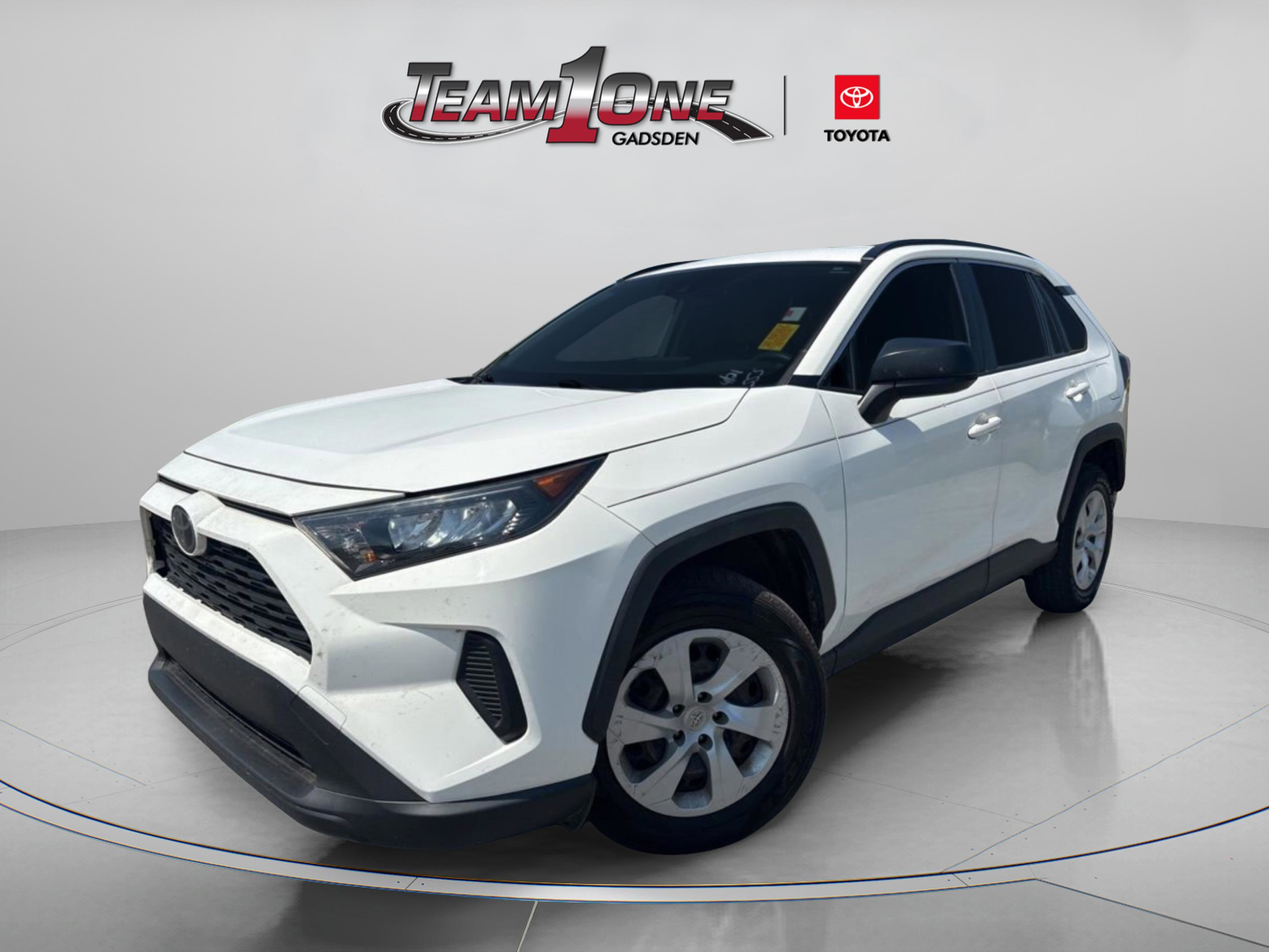 Used 2019 Toyota RAV4 LE FWD image 5