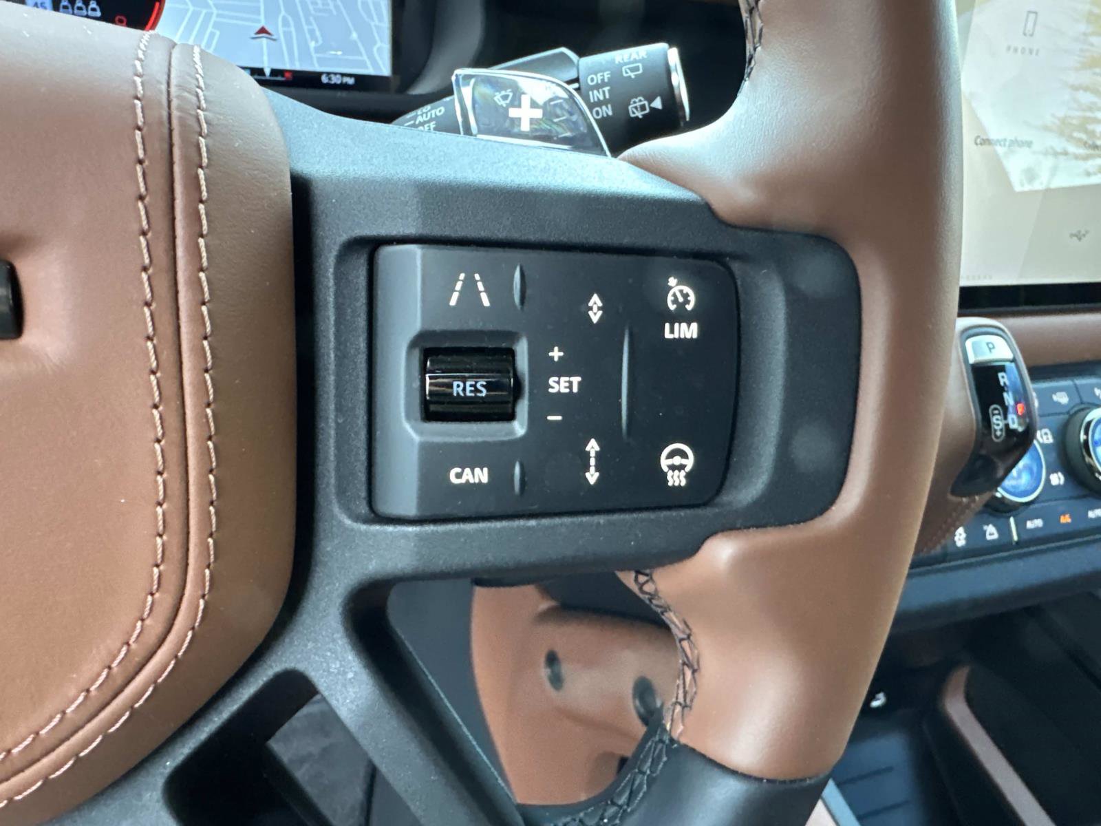 Used 2025 Land Rover Defender 110 image 29