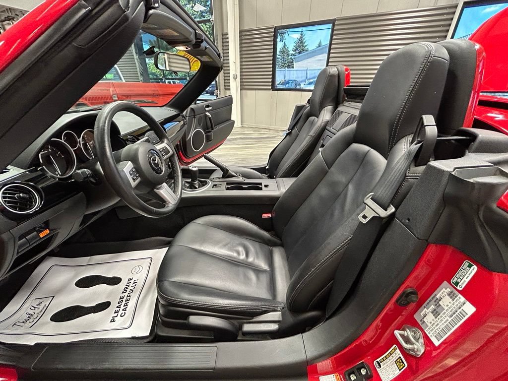 Used 2008 MAZDA MX-5 Miata Grand Touring RWD image 43