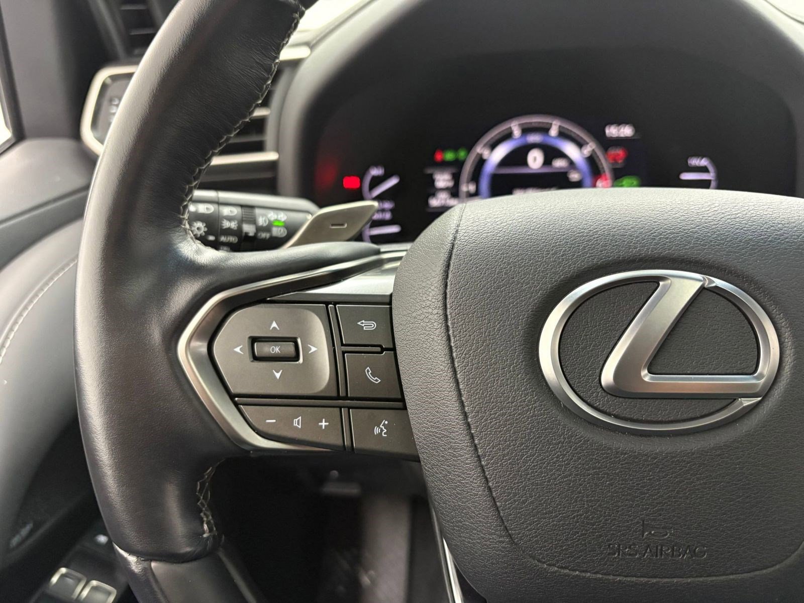 Used 2022 Lexus LX 600 4WD w/ Ultra Luxury Package image 15