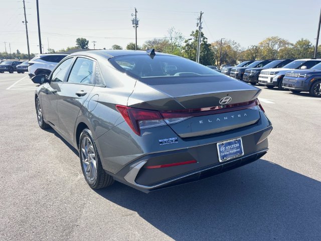 Certified 2024 Hyundai Elantra SEL FWD image 3