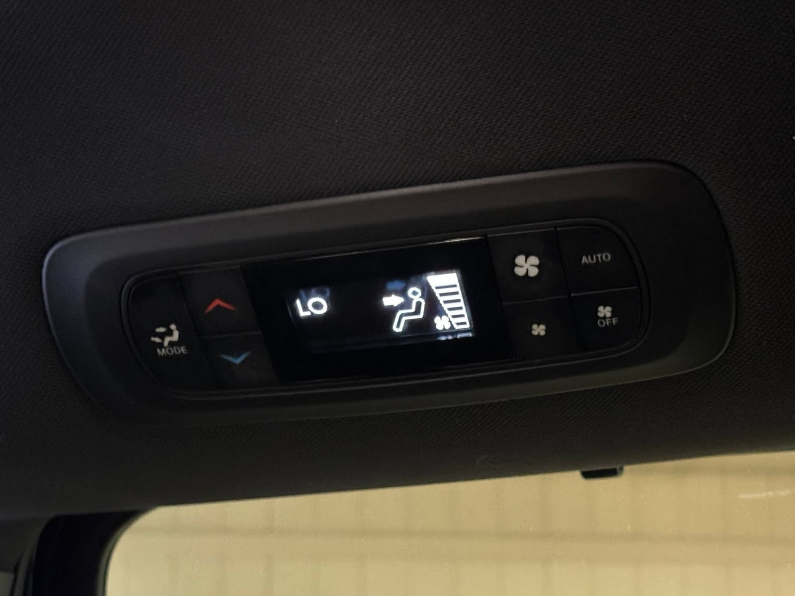 Used 2025 Chrysler Pacifica Select FWD image 22