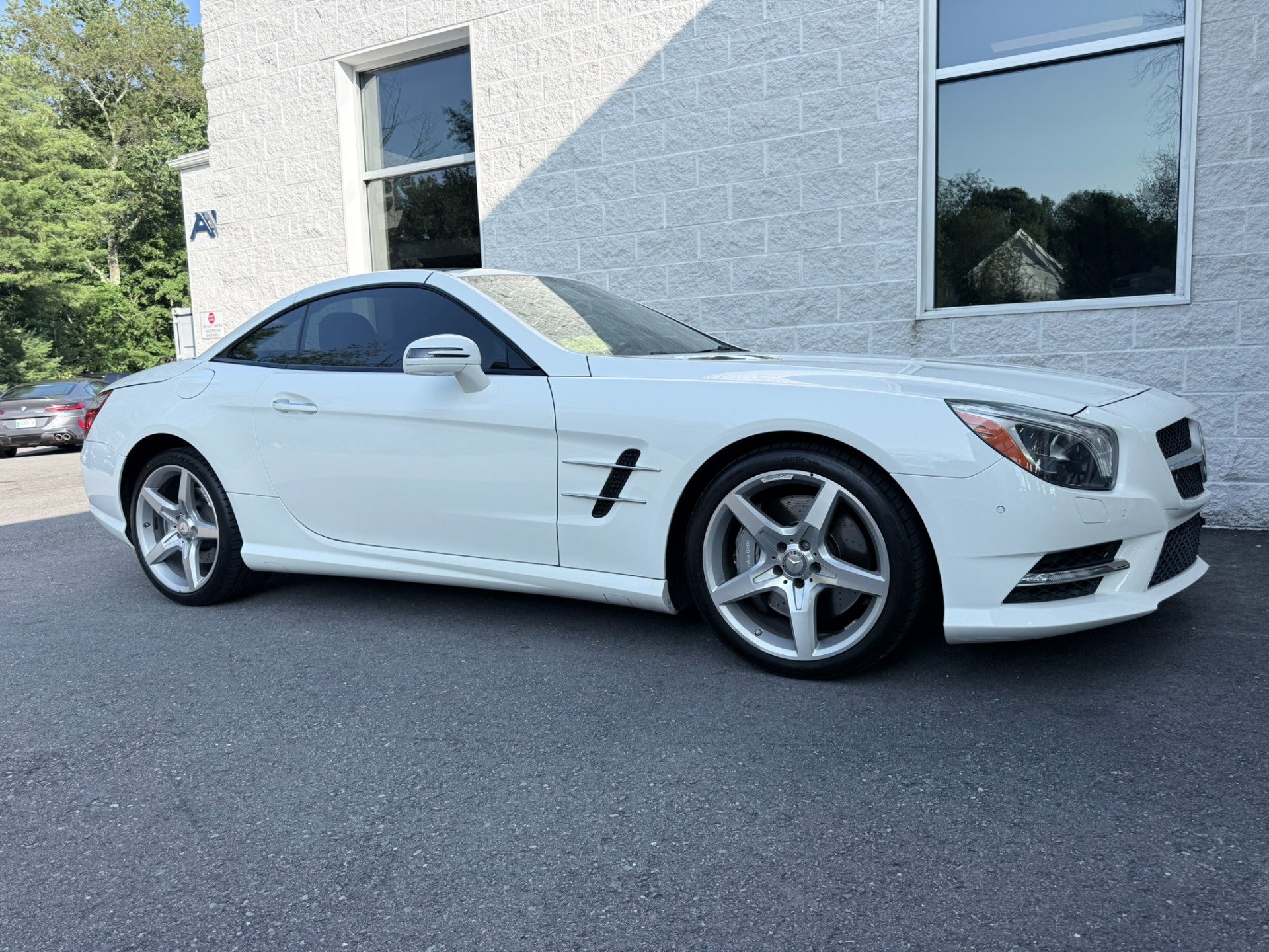 Used 2015 Mercedes-Benz SL 550 image 47