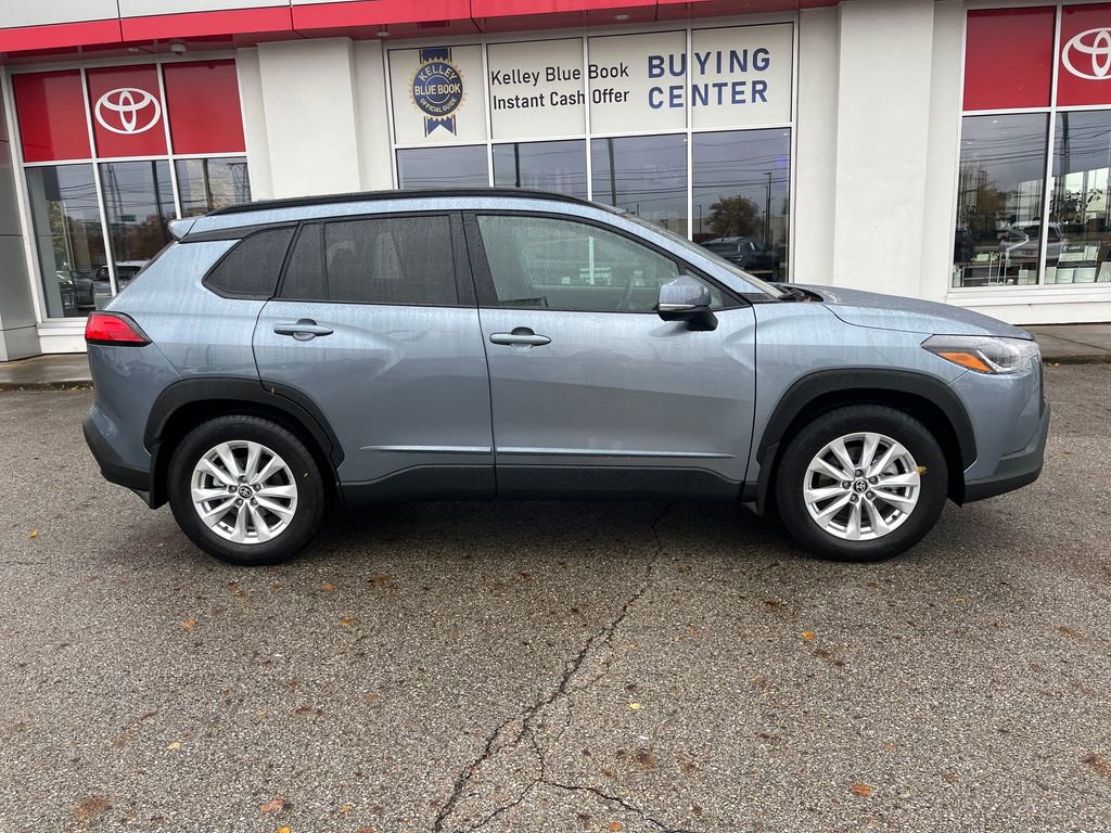 Certified 2024 Toyota Corolla Cross LE image 6