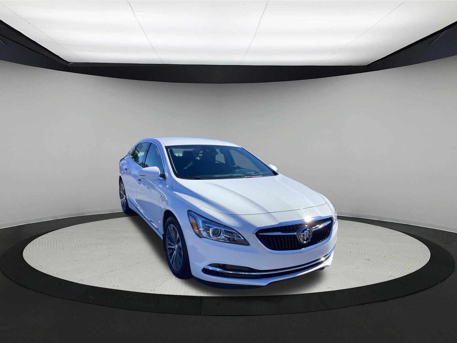 Used 2019 Buick LaCrosse Premium FWD image 2