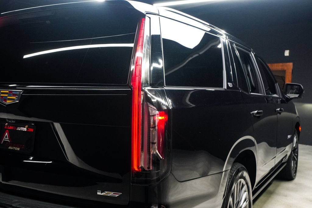 Used 2023 Cadillac Escalade V AWD/4WD image 17