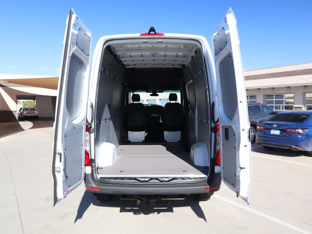 Used 2025 Mercedes-Benz Sprinter 2500 image 28