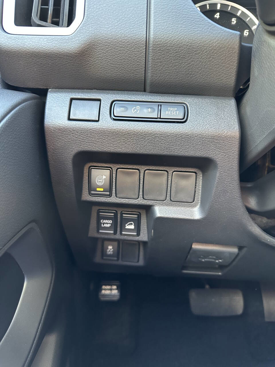 Used 2025 Nissan Frontier SV image 24