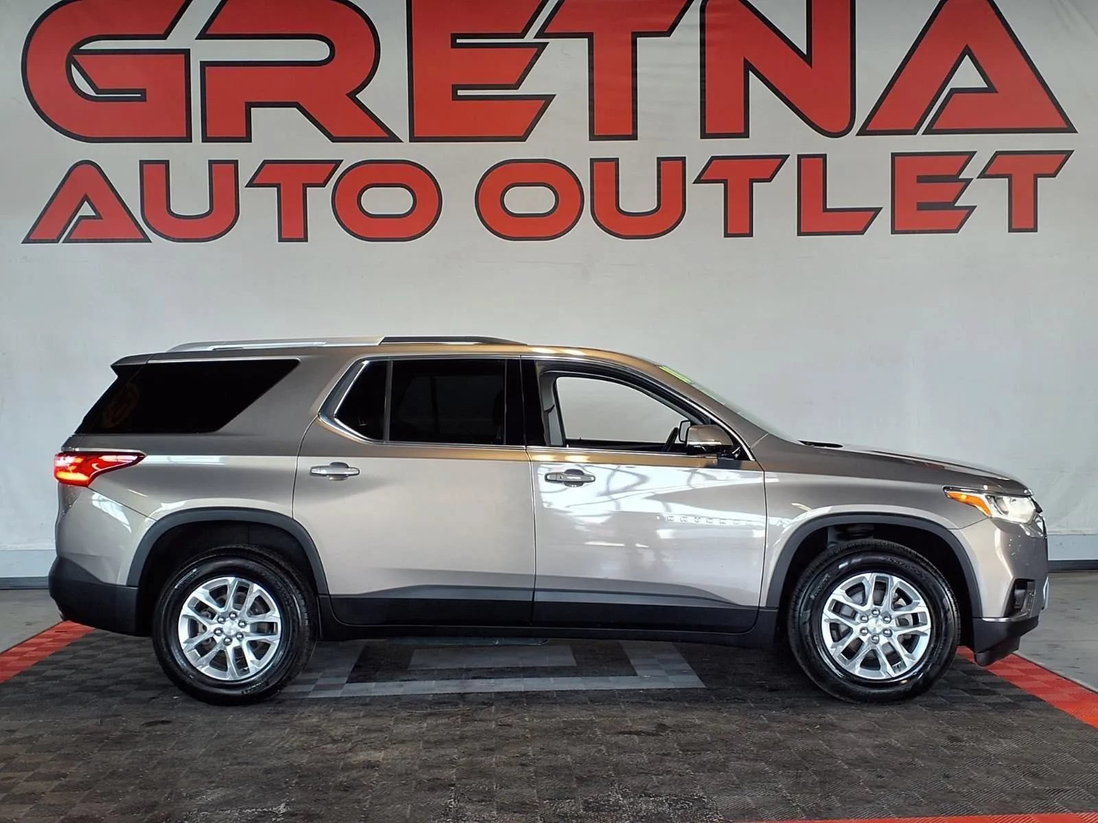 Used 2018 Chevrolet Traverse LT AWD/4WD image 1