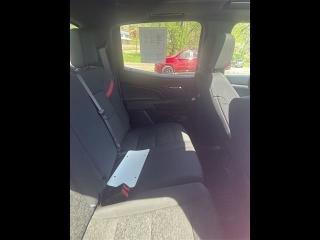 Used 2024 Chevrolet Colorado Z71 w/ Z71 Convenience Package 2 AWD/4WD image 13