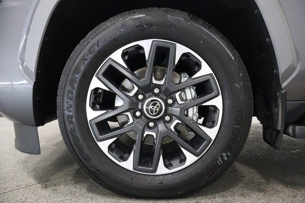 Used 2023 Toyota Sequoia Limited image 5