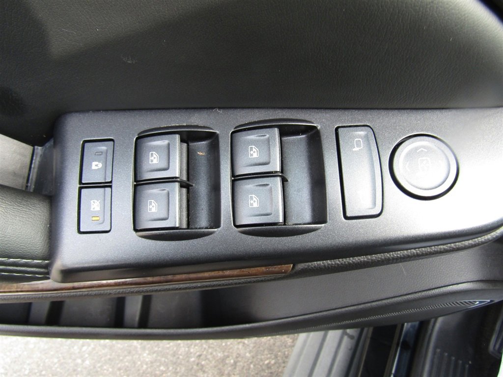 Used 2016 Chevrolet Suburban LS AWD/4WD image 18