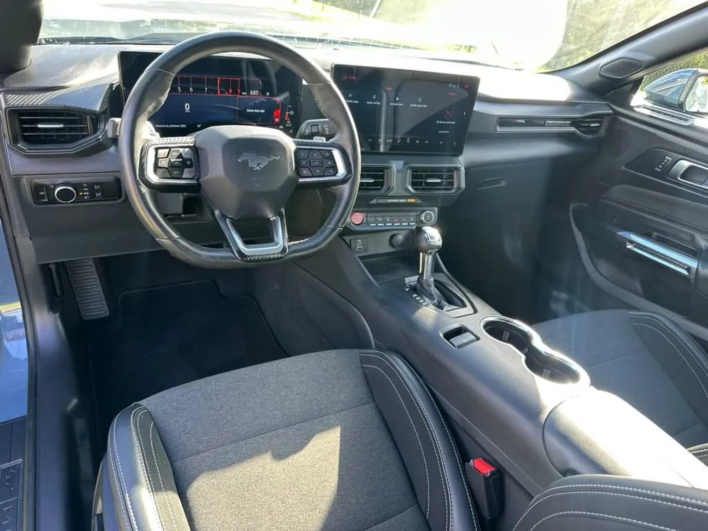 Used 2025 Ford Mustang GT RWD image 9