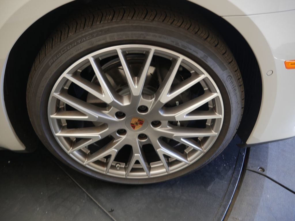 Certified 2025 Porsche Panamera 4 AWD/4WD image 16