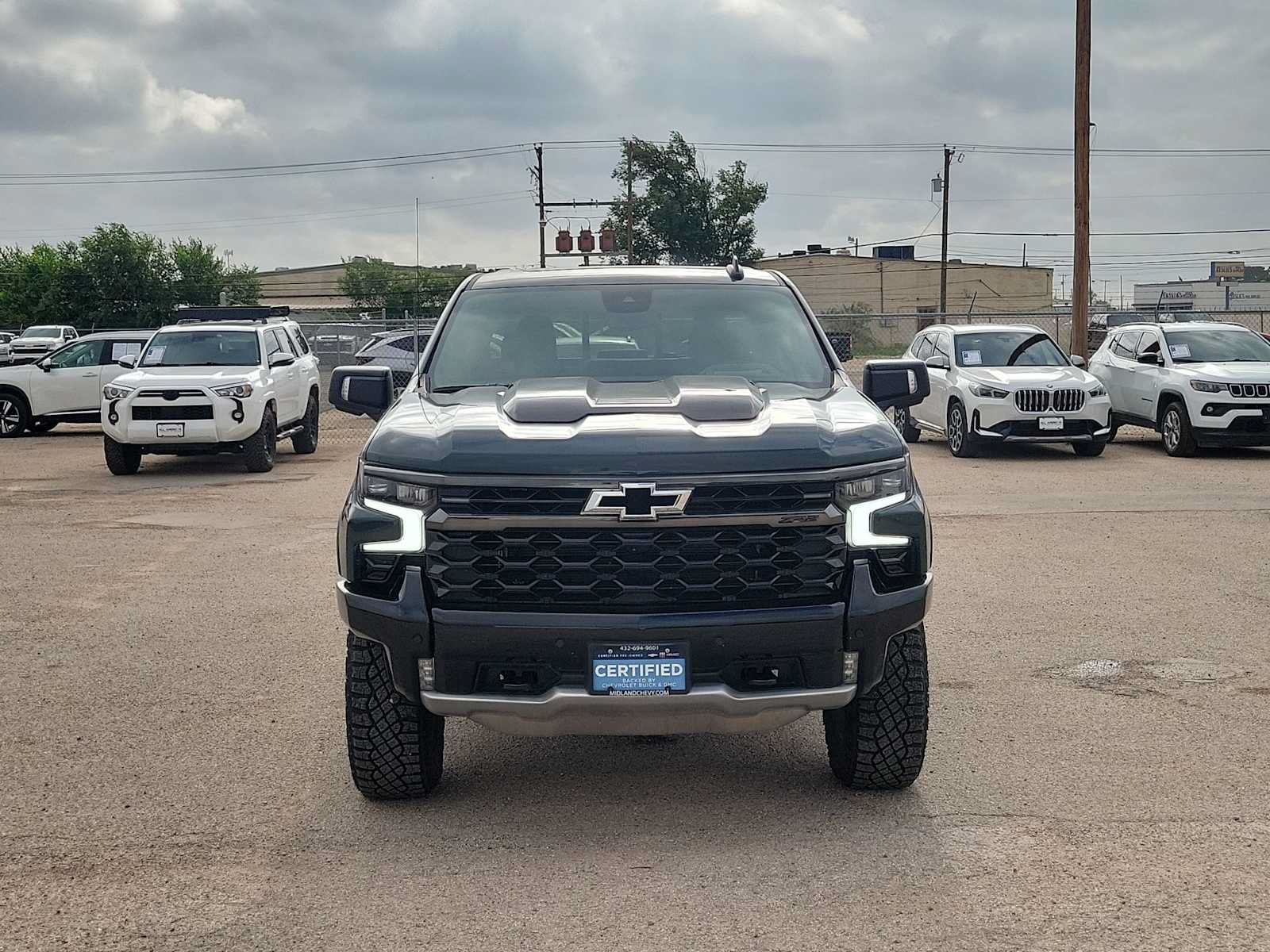 Used 2025 Chevrolet Silverado 1500 ZR2 w/ Technology Package AWD/4WD image 3