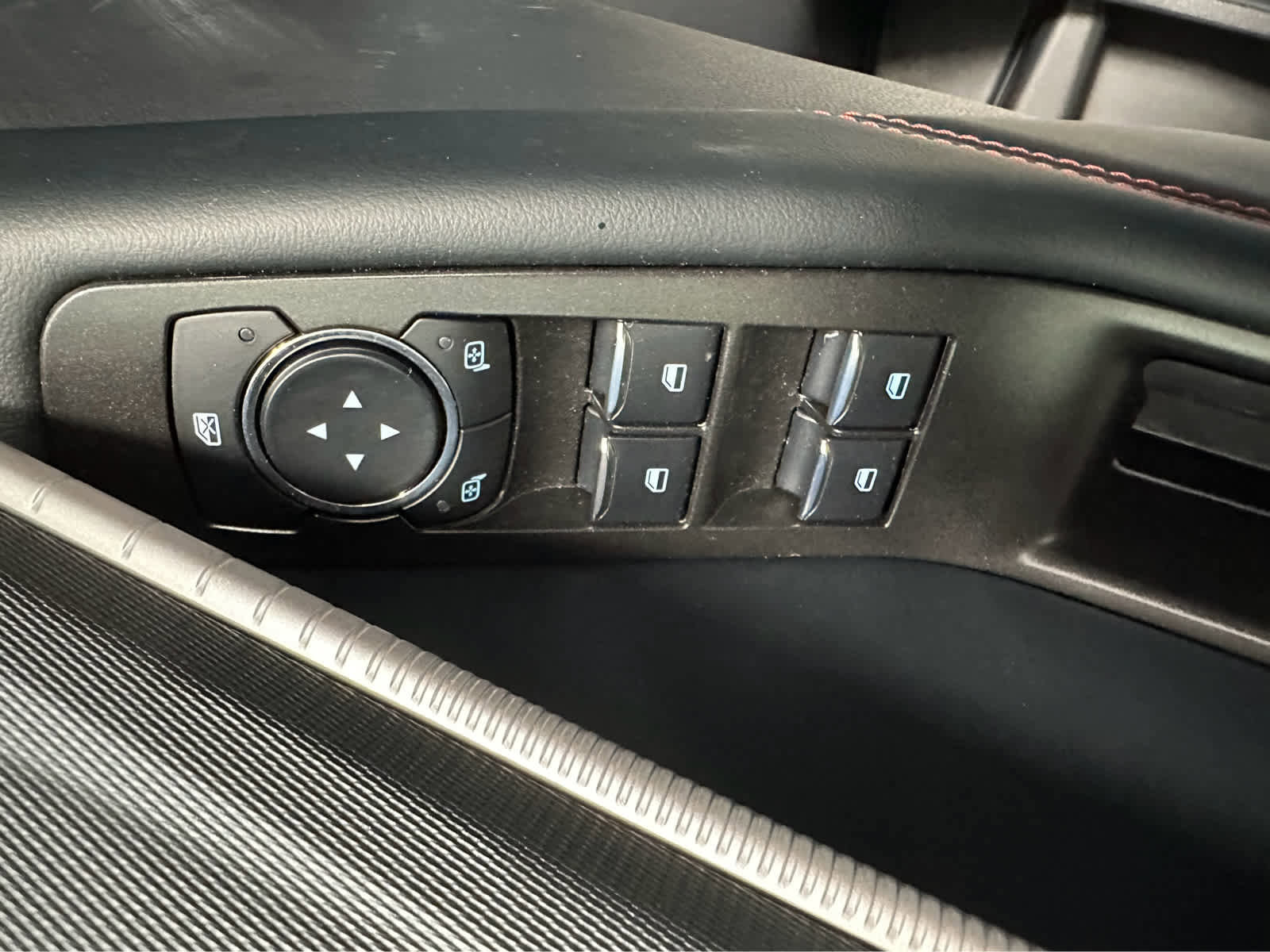 New 2026 Ford Explorer ST-Line w/ ST-Line Street Pack image 19