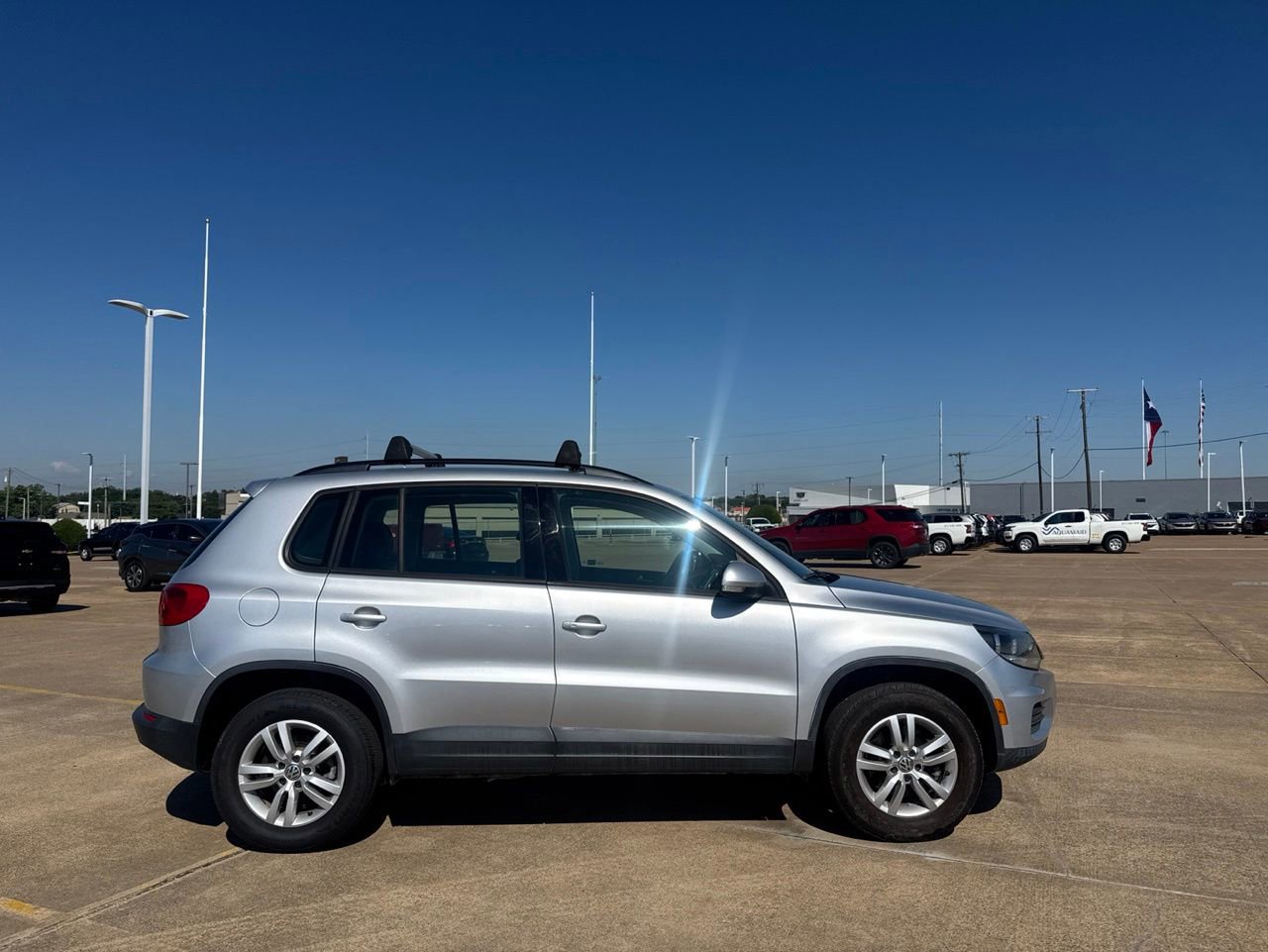 Used 2017 Volkswagen Tiguan S FWD image 25