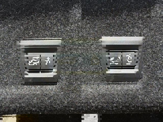 Used 2021 BMW 330i Sedan w/ Premium Package image 32