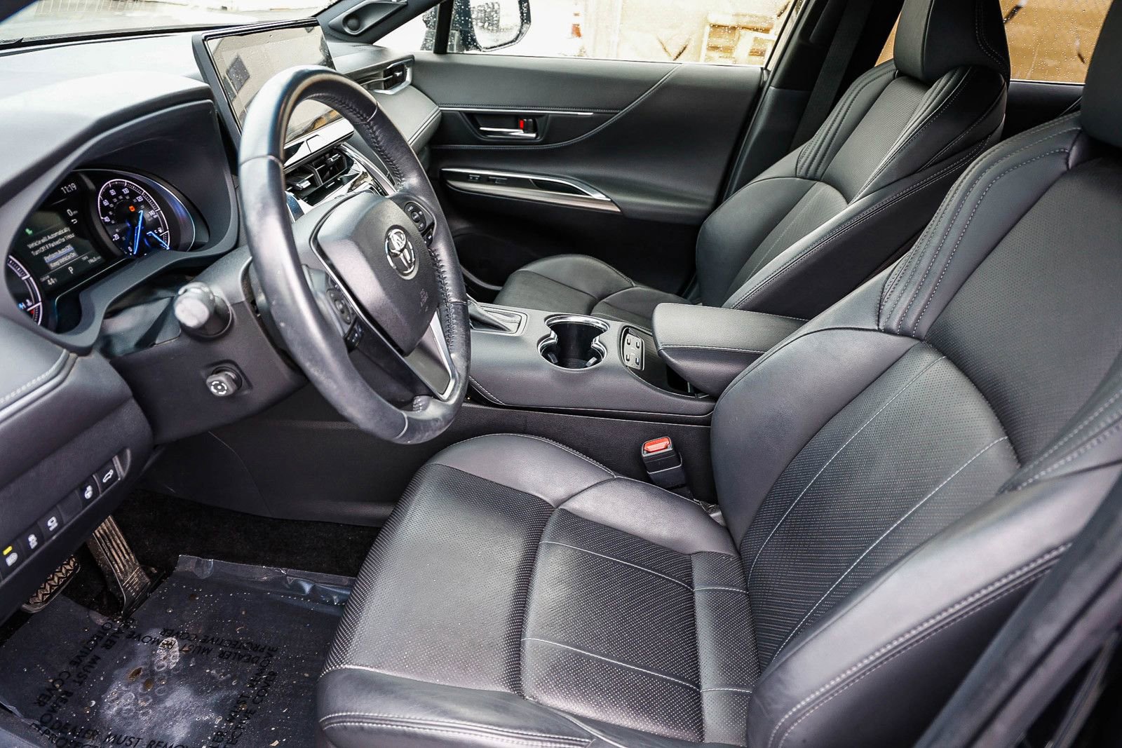 Used 2021 Toyota Venza Limited image 18