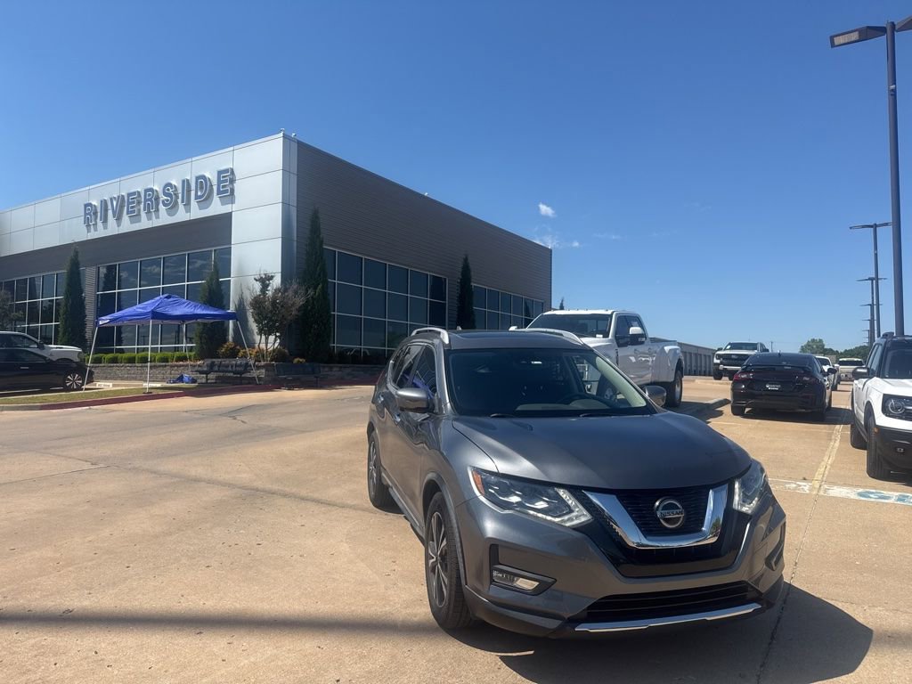 Used 2018 Nissan Rogue SL w/ Premium Package FWD image 1