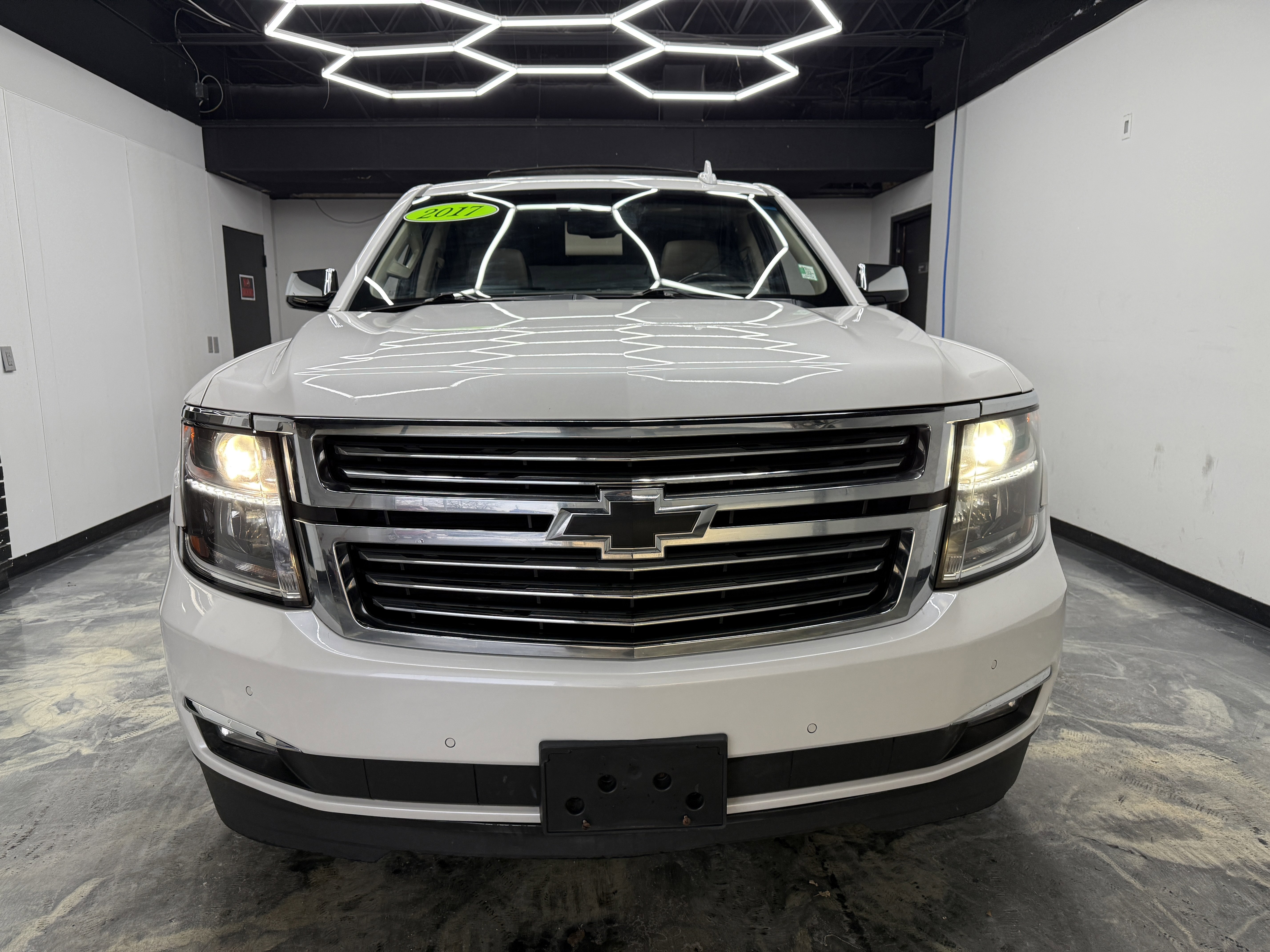 Used 2017 Chevrolet Suburban Premier image 7