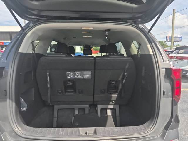 Used 2025 Kia Carnival FWD image 26