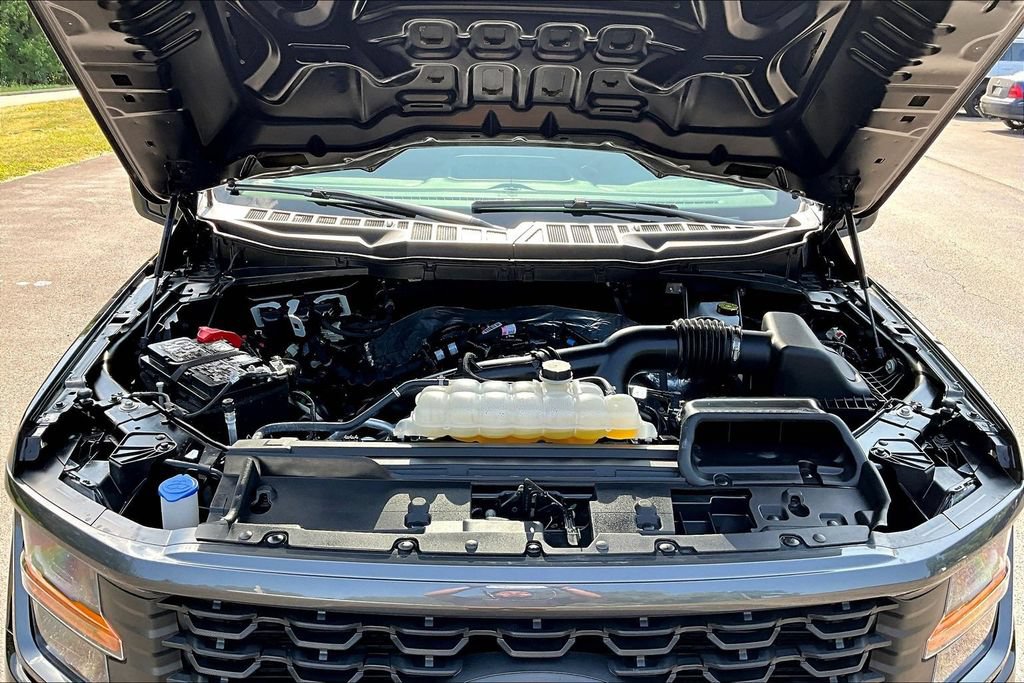 Certified 2025 Ford F150 STX w/ Equipment Group 200A AWD/4WD image 32
