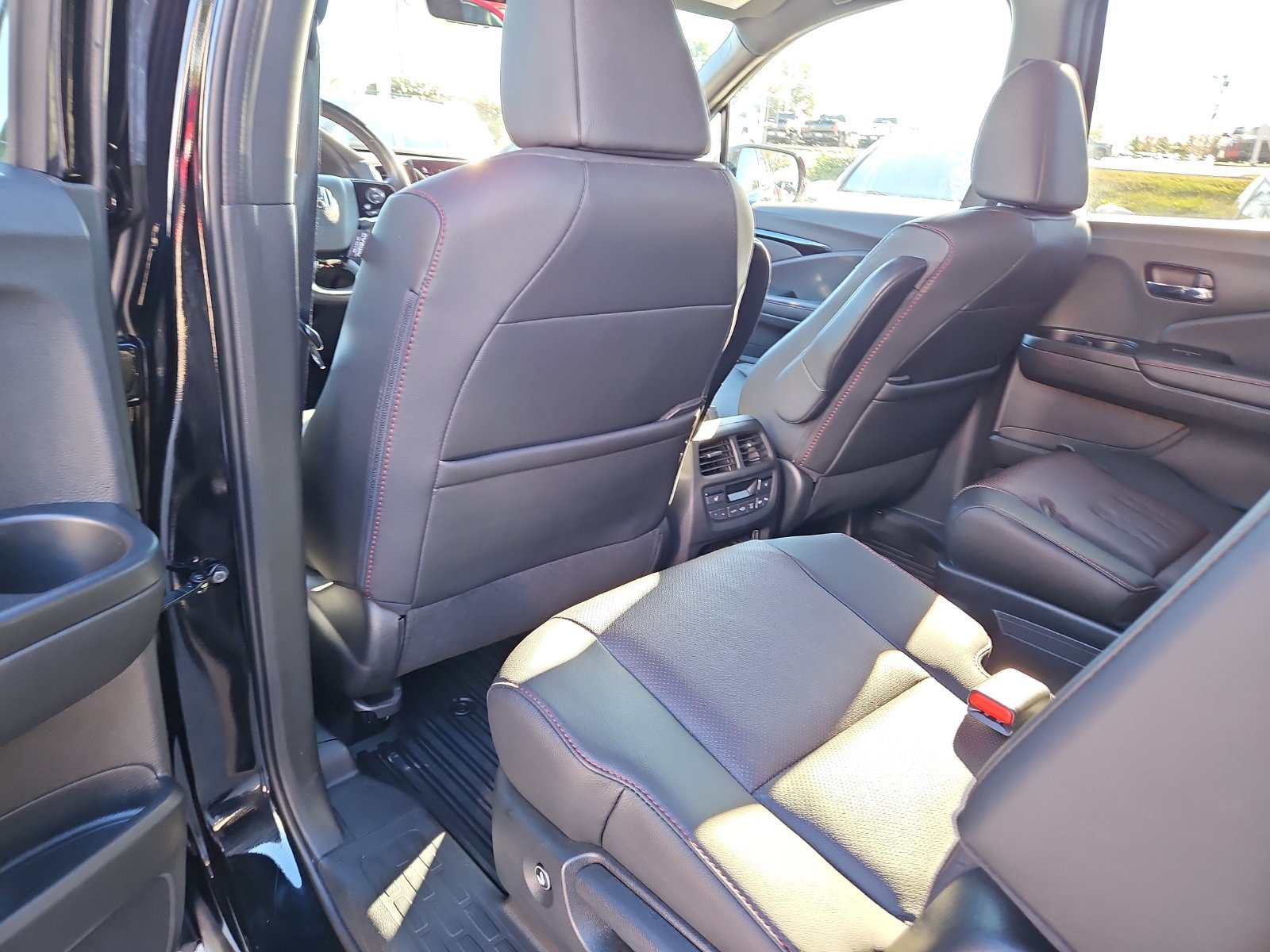 Used 2022 Honda Pilot Black Edition image 15