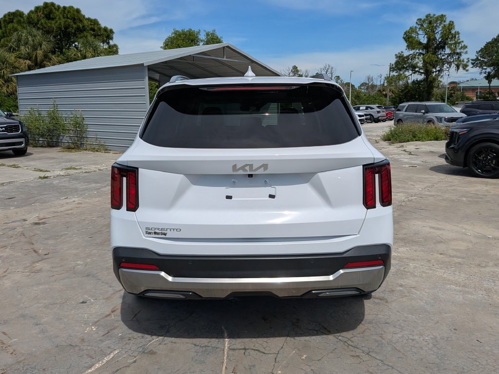 Certified 2026 Kia Sorento S w/ S Panoramic Sunroof Package FWD image 7
