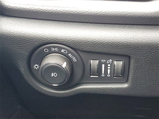 New 2026 Chrysler Pacifica Select image 19