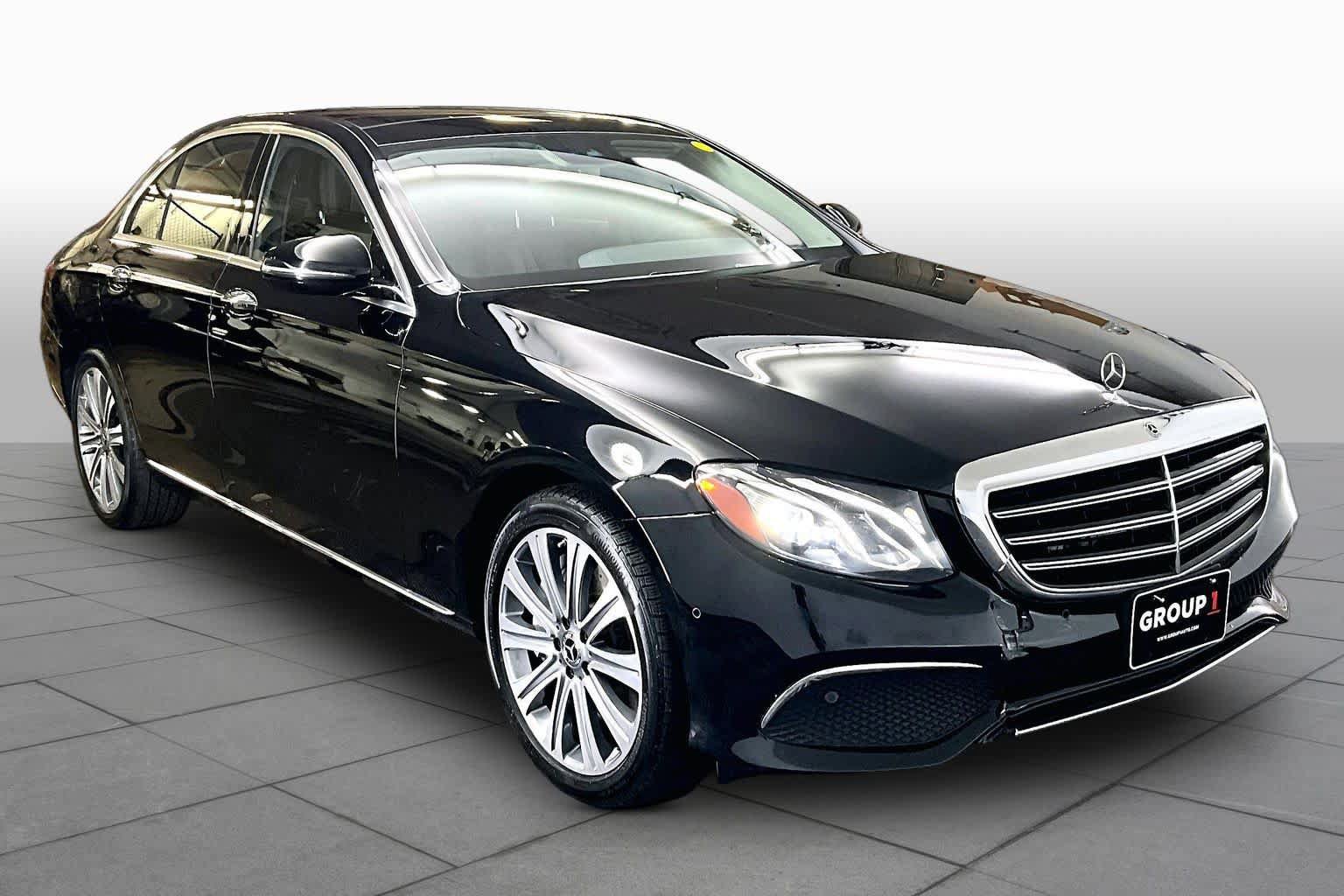 Used 2018 Mercedes-Benz E 400 4MATIC Sedan image 3