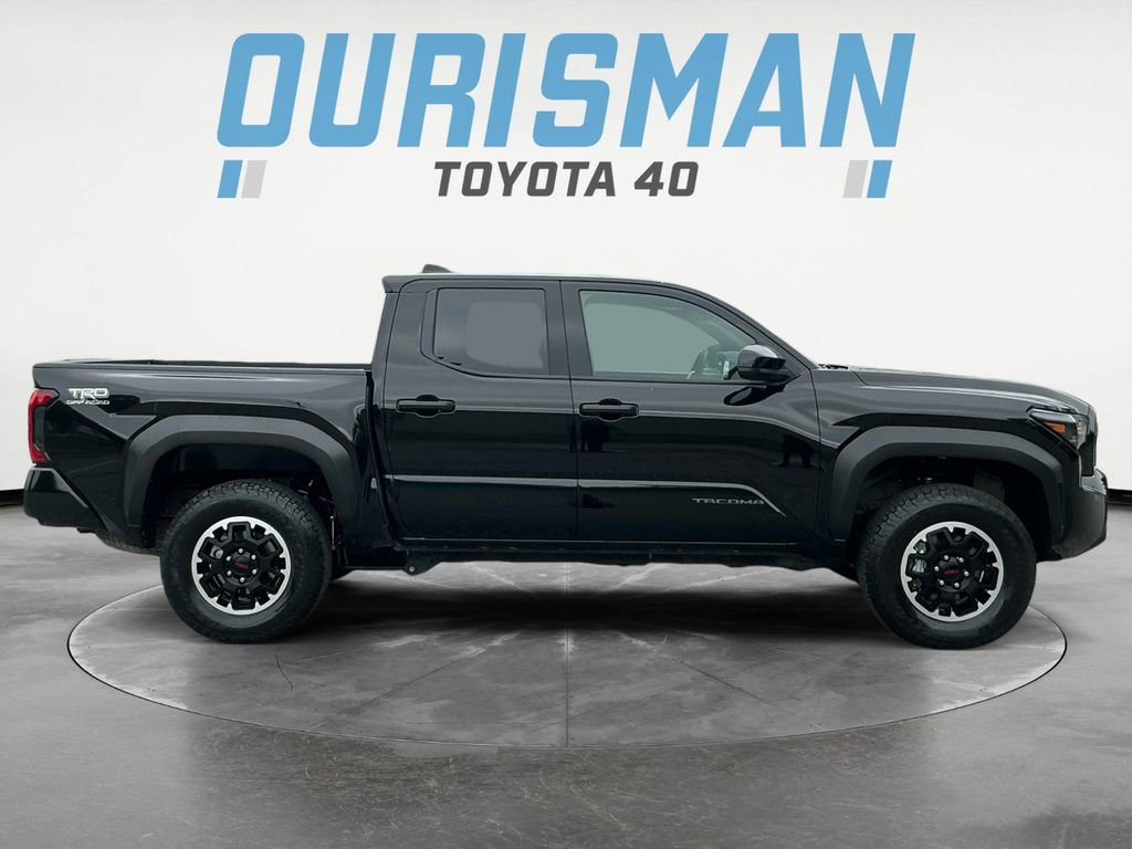 Certified 2025 Toyota Tacoma TRD Off-Road AWD/4WD image 9