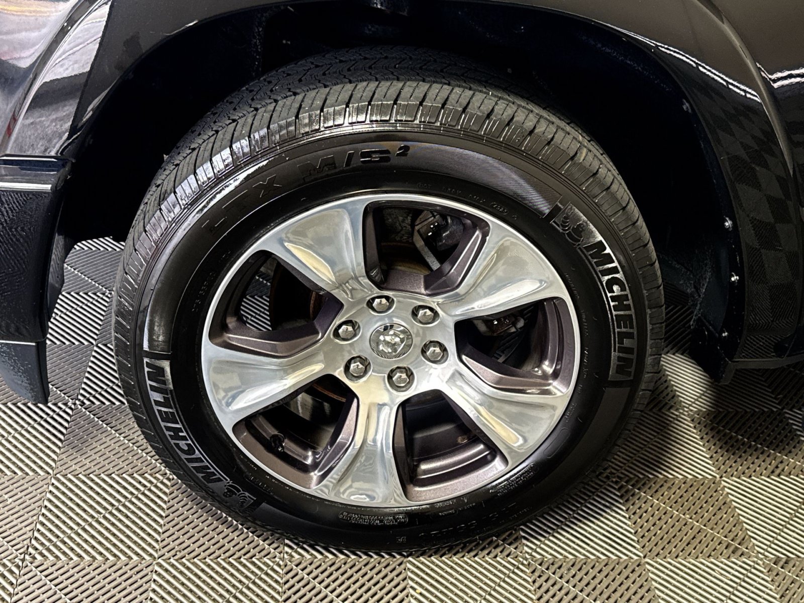 Used 2019 RAM 1500 Laramie w/ Sport Appearance Package AWD/4WD image 12