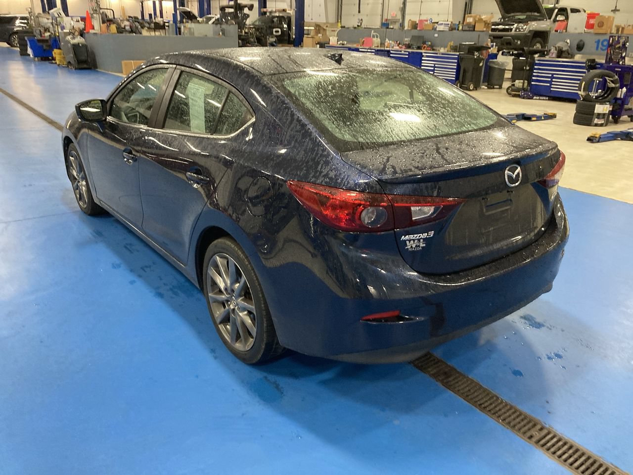 Used 2018 MAZDA MAZDA3 Touring FWD image 5