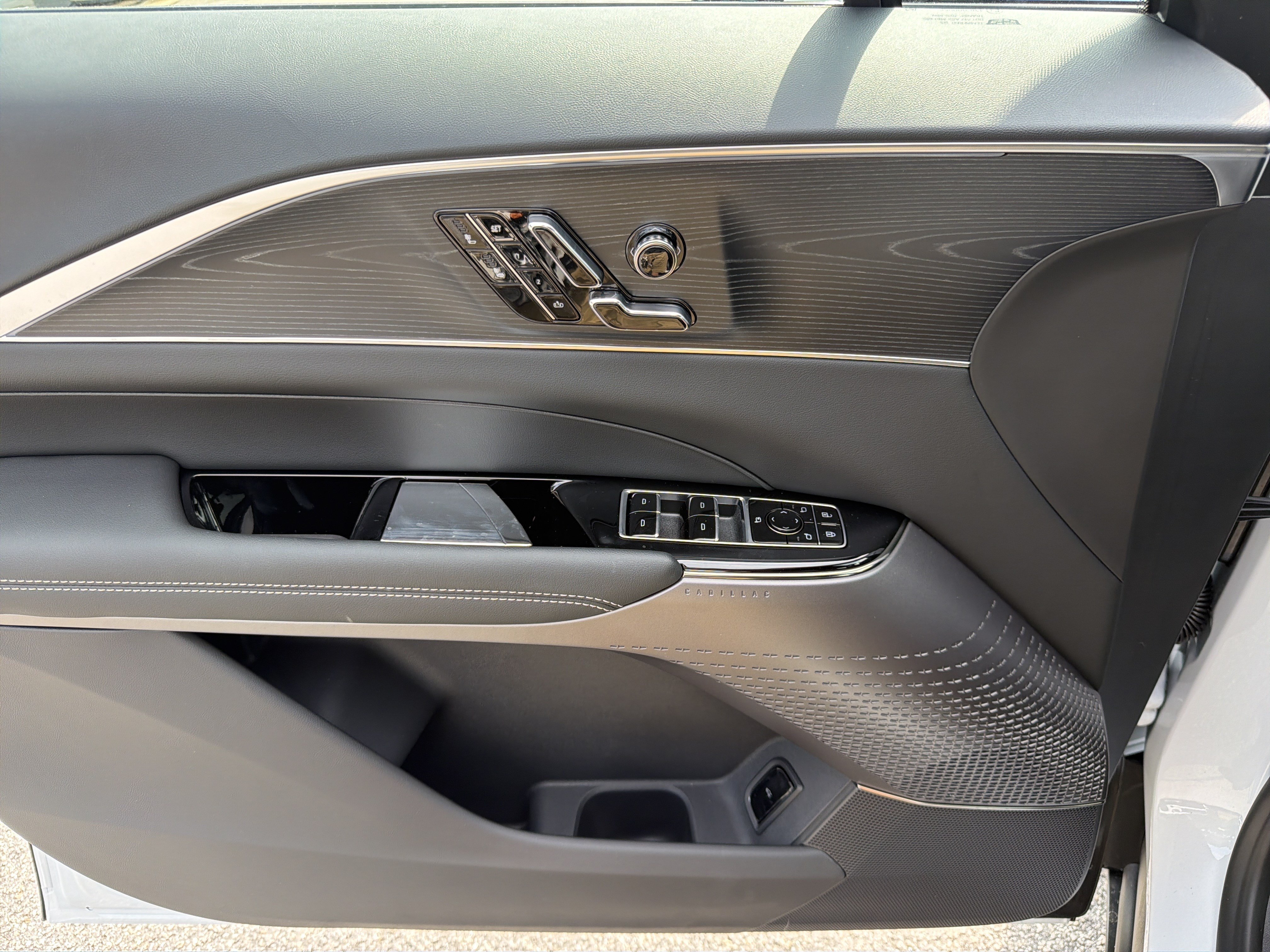 New 2026 Cadillac Lyriq Luxury RWD image 11