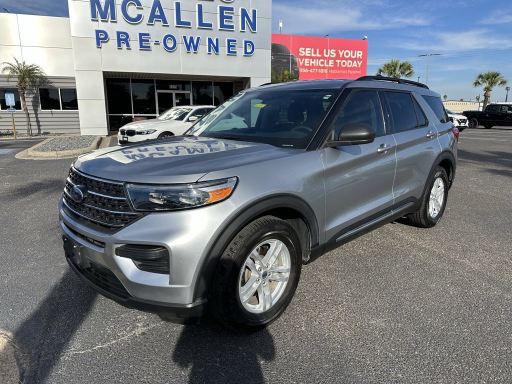 Used 2023 Ford Explorer XLT image 2