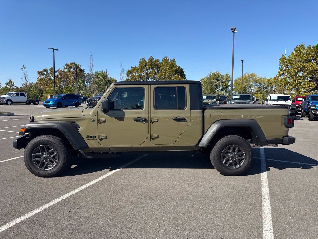New 2026 Jeep Gladiator Sport w/ Dual Top Group AWD/4WD image 4