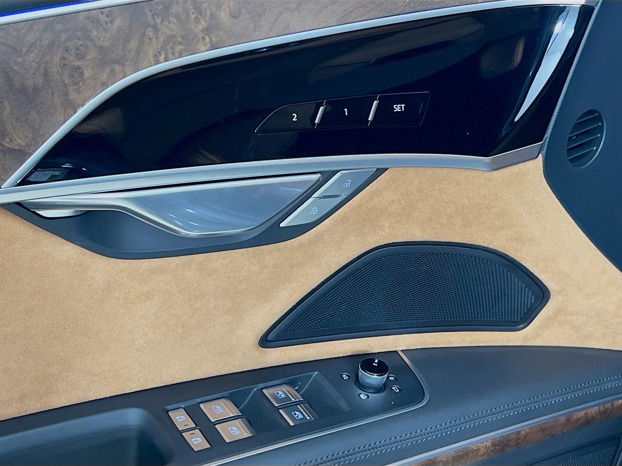 Used 2025 Audi A8 L 3.0T w/ Executive Package image 10