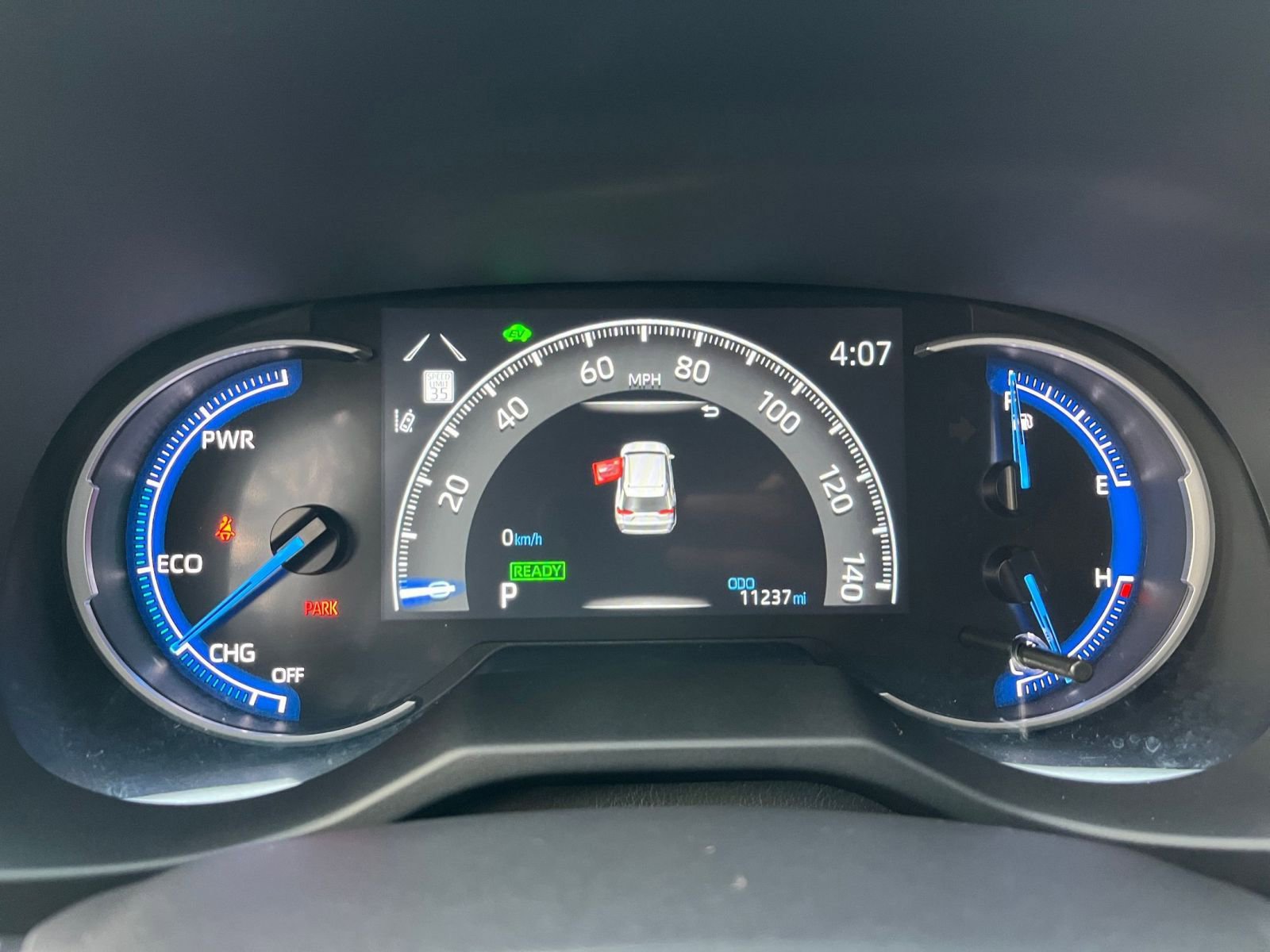 Used 2025 Toyota RAV4 LE image 39