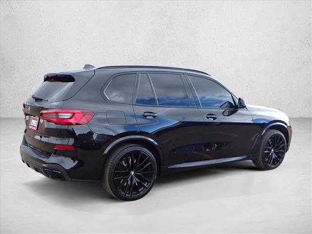 Used 2021 BMW X5 M50i image 4