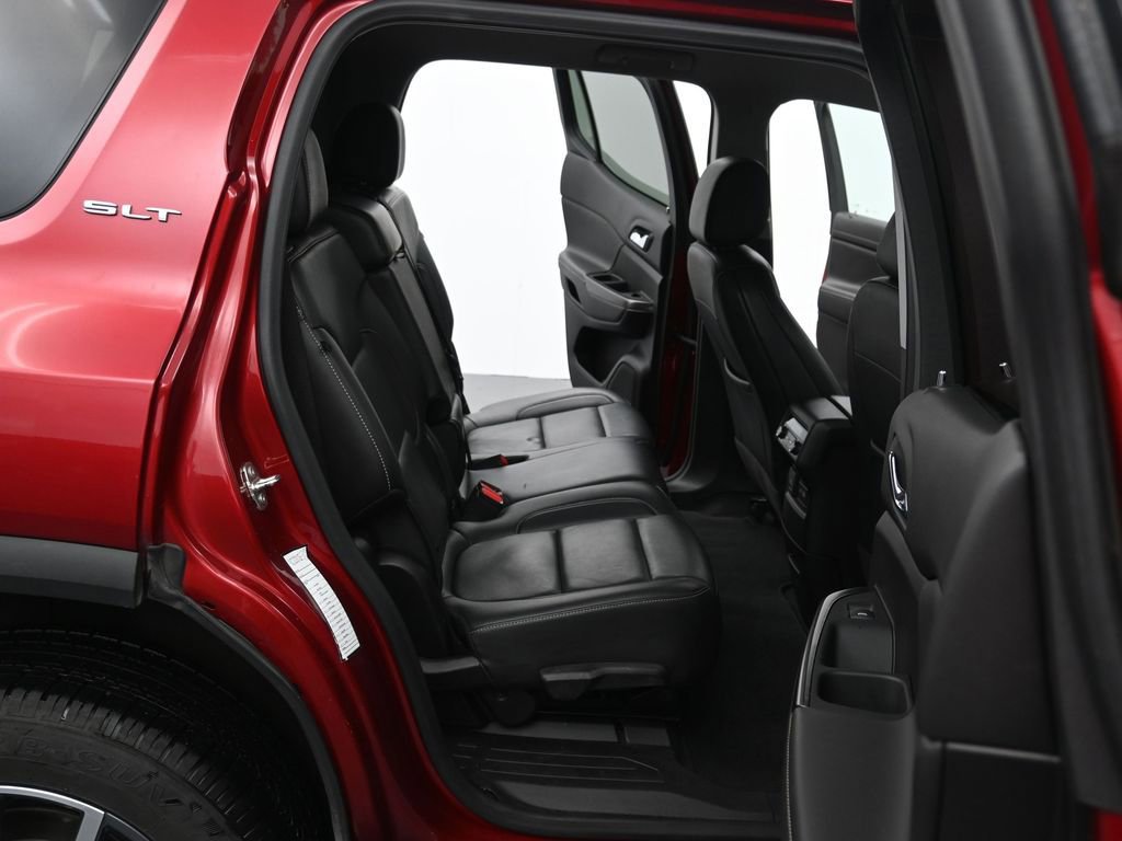 Used 2023 GMC Acadia SLT image 12