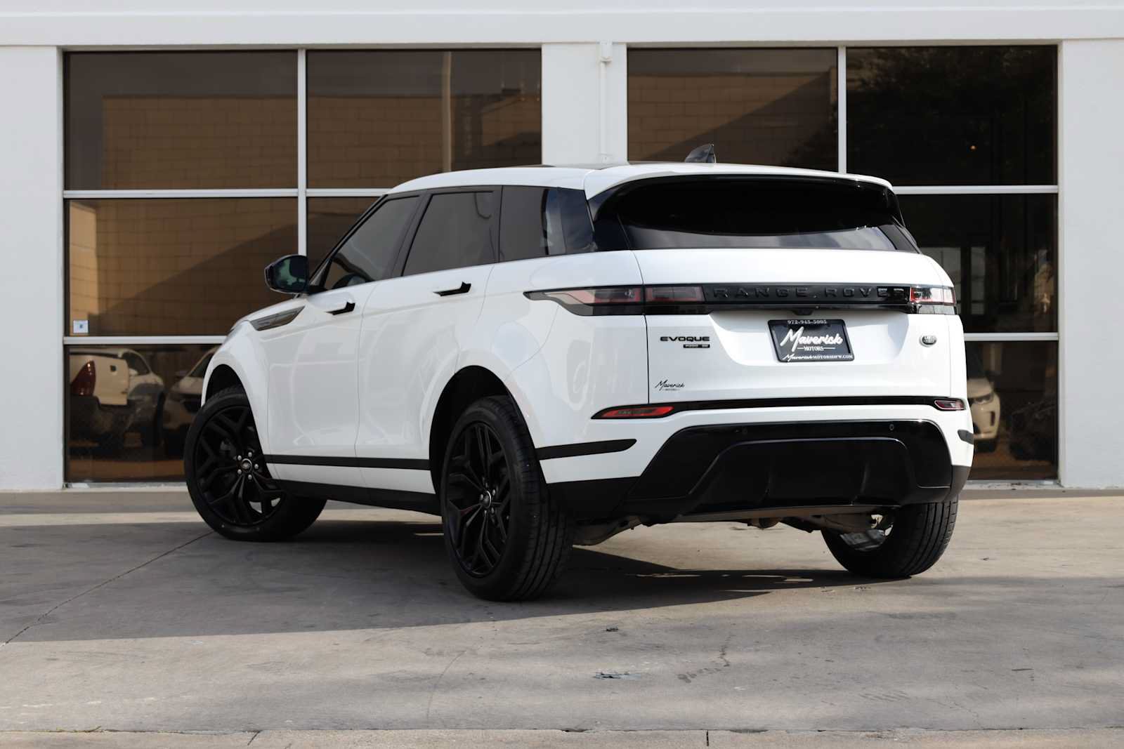 Used 2020 Land Rover Range Rover Evoque SE AWD/4WD image 10